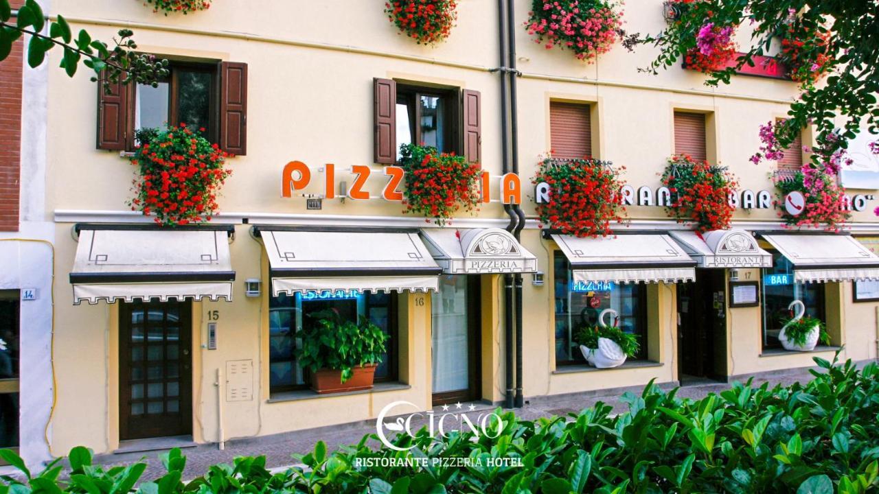 Hotel Ristorante Cigno Latisana Exterior foto